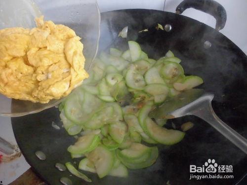 吃角瓜炒鸡蛋,角瓜炒鸡蛋，营养与口感的双重享受