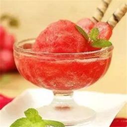 女生半夜吃瓜坏处,揭秘女生半夜吃瓜的潜在坏处