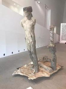 吃瓜群众雕塑图片,趣味横生的社会百态缩影