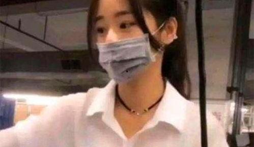 吃瓜口罩眼镜妹,揭秘网红新潮流